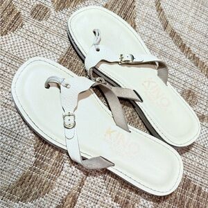 KINO Sandals - leather cream thong with buckles. Size 9
Key West originals